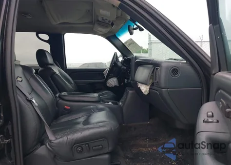 2002 Chevrolet Avalanche 1500 z USA, uszkodzony, nr VIN 3GNEK13T72G138202